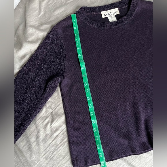 Gorgeous and luxuriously soft 100% Rayon Chenille Women’s Deep Purple Sweater - Picture 8 of 9